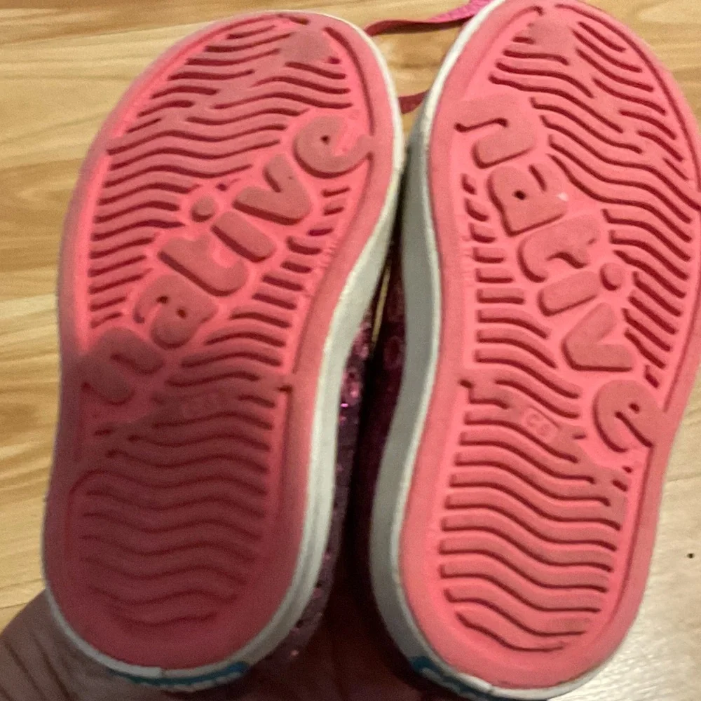 Native Shoes Kids Pink and White‎ Water Shoes